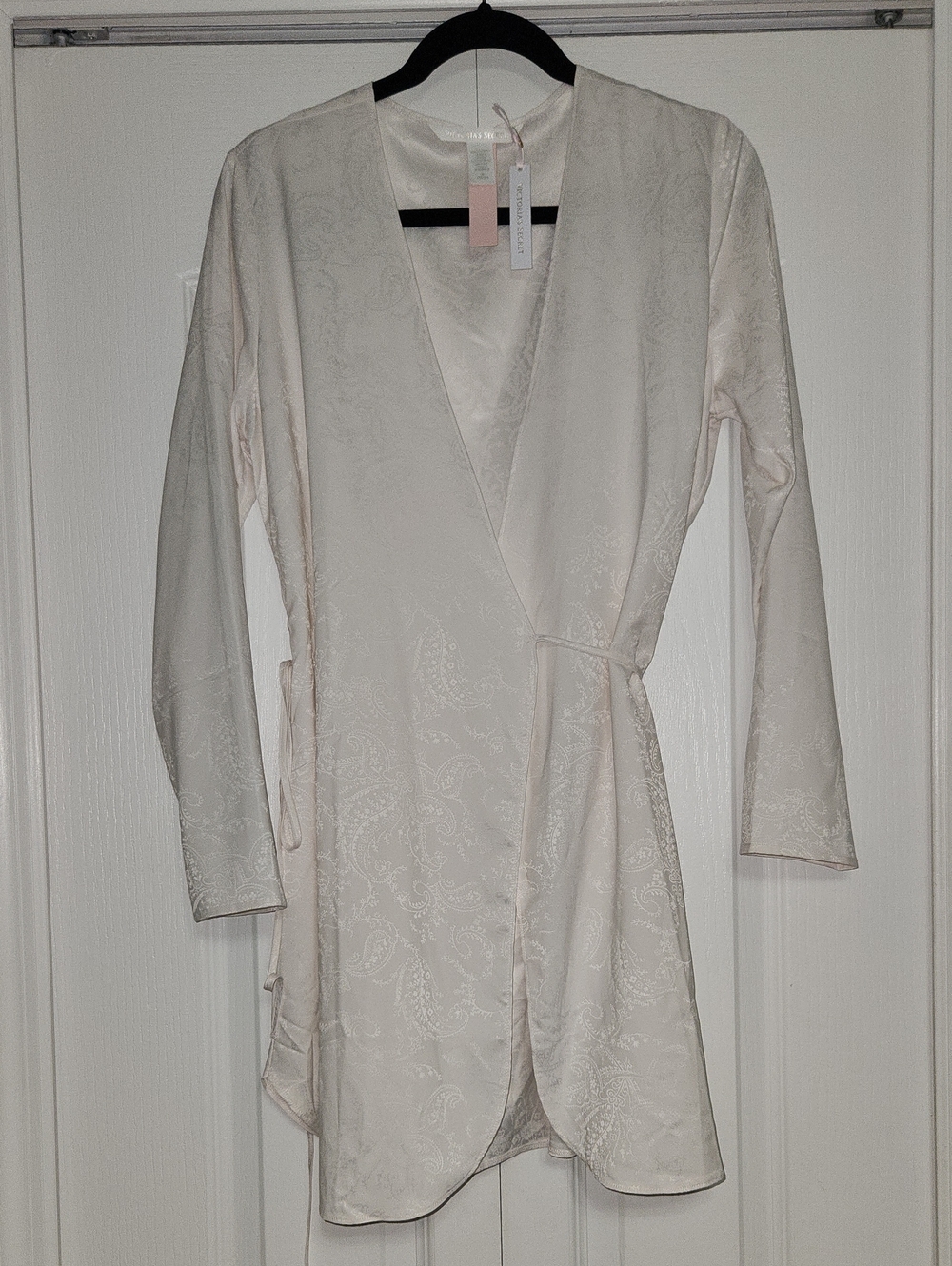 Victoria's Secret Cream Paisley Wrap Robe